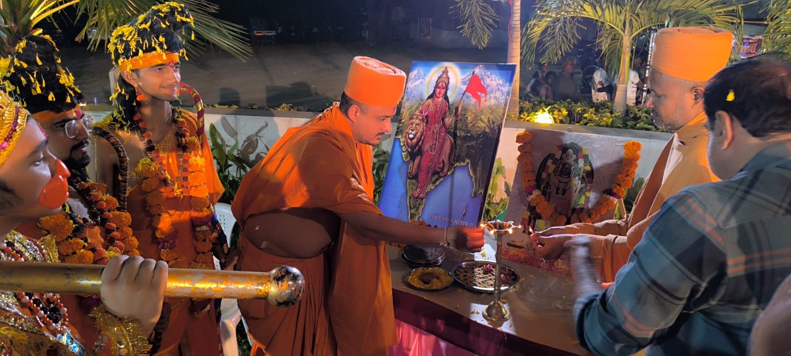 રાજકોટ મહાનગરમાં વર્ધમાન નગરની કેવડાવાડી વસ્તીમાં વસુંધરા હિન્દુ સંમેલન સમિતિ દ્વારા હિન્દુ સંમેલન ભવ્ય રીતે યોજાયું